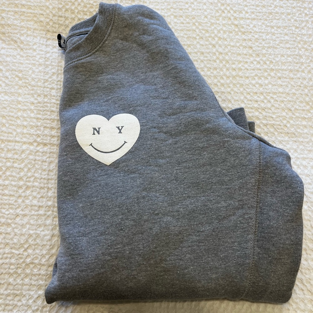 New York or Nowhere Grey Sweatshirt with Heart Graphic